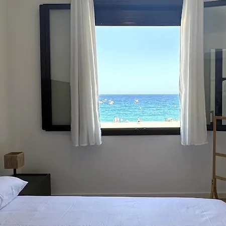 Beachfront Victoria In Tossa 2 公寓 *