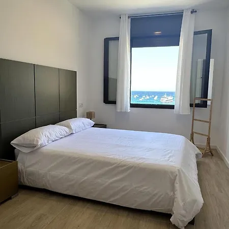 Beachfront Victoria In Tossa 2 公寓